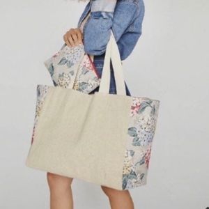 DSW (NWT)- Large Floral Tote w/ Pouch